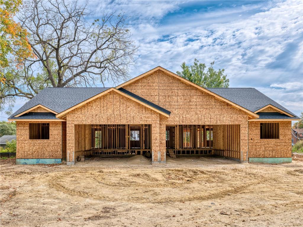 230 S Chestnut Street Ellsworth WI 54011 6820827 image1