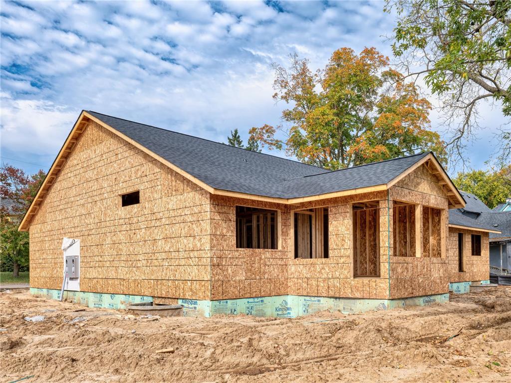 230 S Chestnut Street Ellsworth WI 54011 6820827 image5