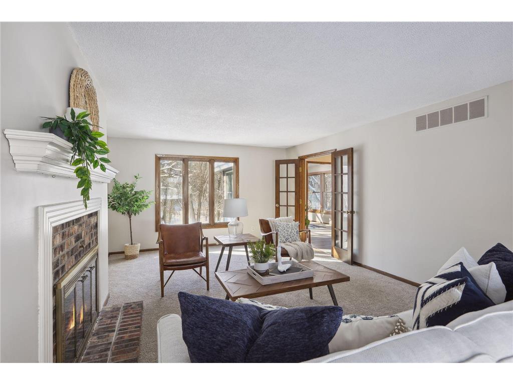 230 Woodridge Drive Vadnais Heights MN 55127 6500245 image1