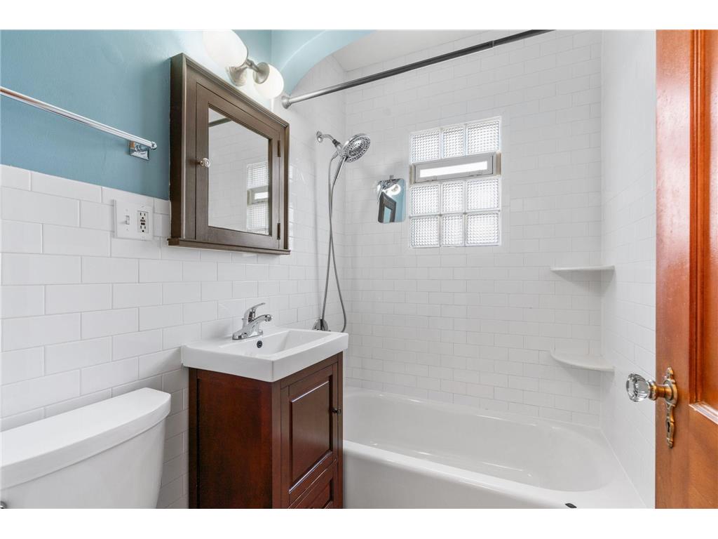 2300 Mckinley Street NE Minneapolis MN 55418 7078633 image14