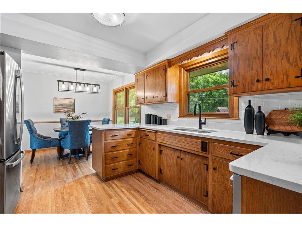 2300 Oakwood Drive Burnsville MN 55306 7102607 image10