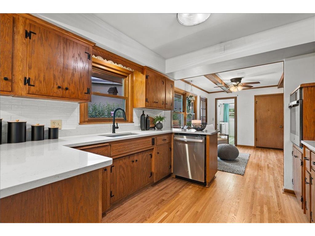 2300 Oakwood Drive Burnsville MN 55306 7102607 image11