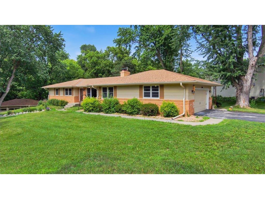 2300 Oakwood Drive Burnsville MN 55306 7102607 image2