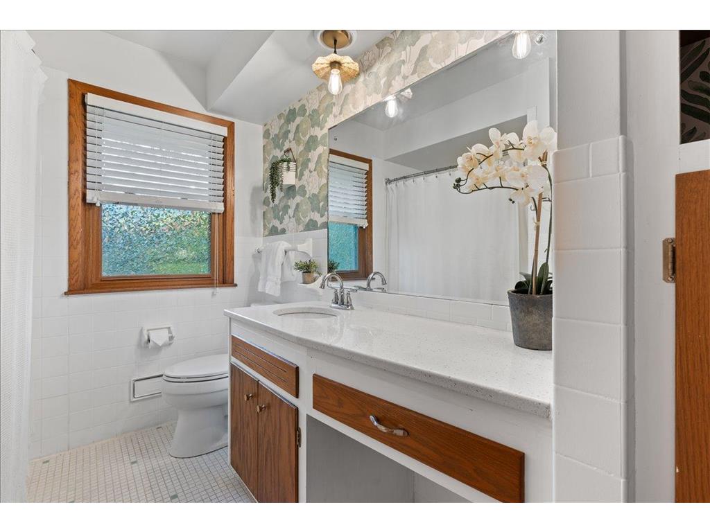 2300 Oakwood Drive Burnsville MN 55306 7102607 image22