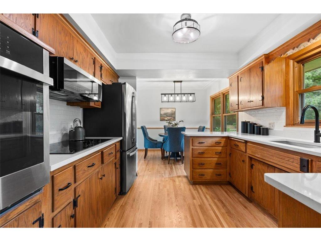 2300 Oakwood Drive Burnsville MN 55306 7102607 image9