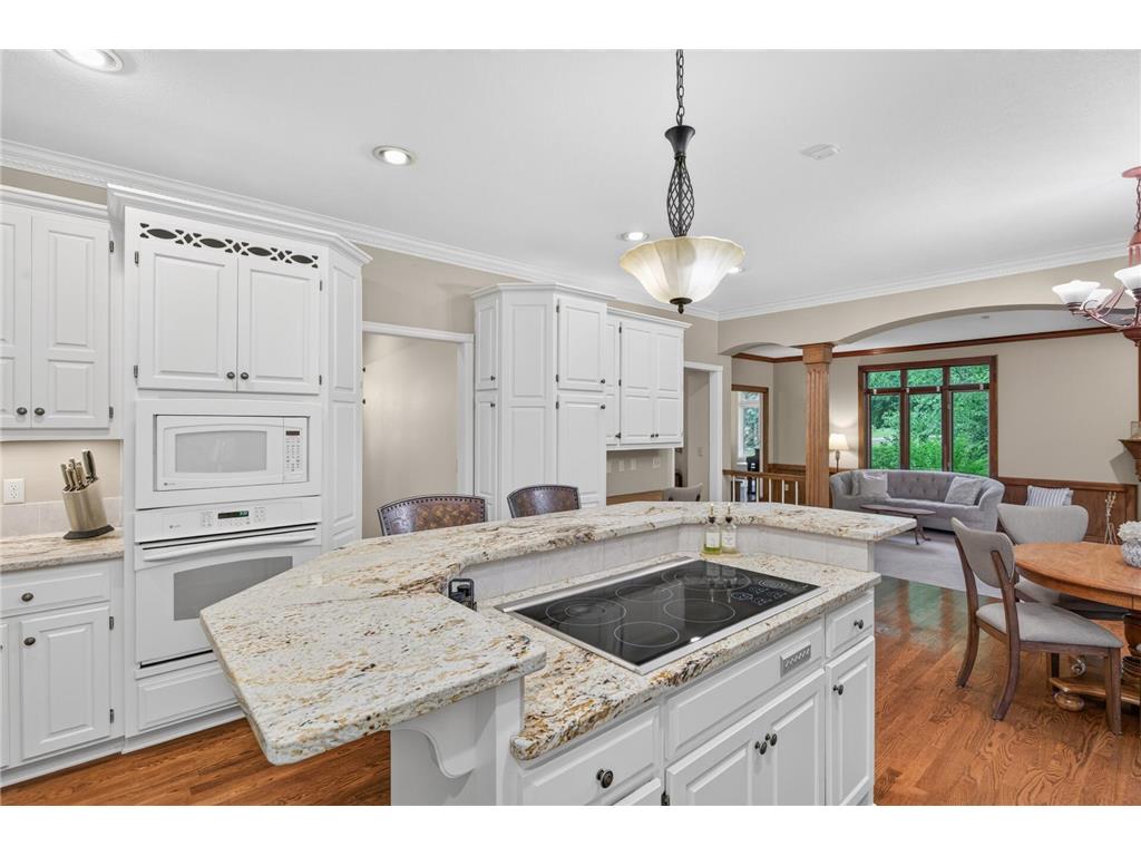2300 Wildwood Court Burnsville MN 55306 7074154 image24