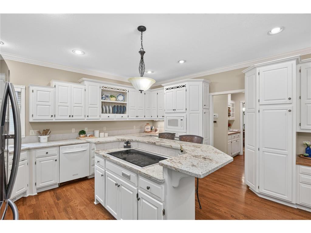 2300 Wildwood Court Burnsville MN 55306 7074154 image36