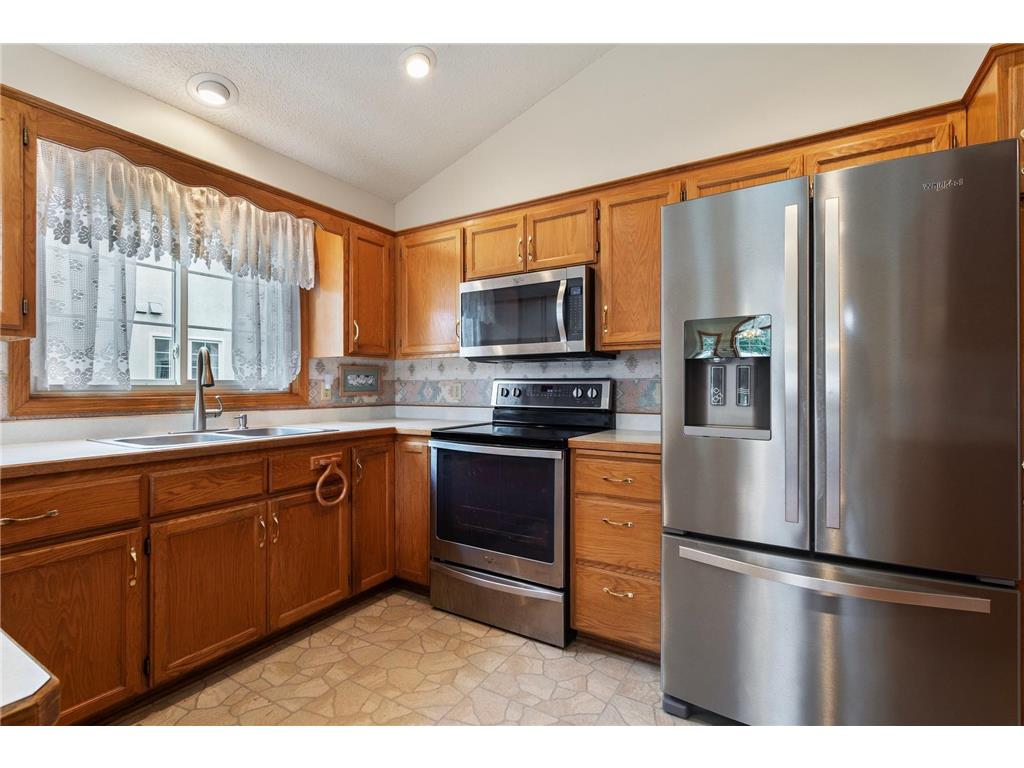 2301 Wight Bay Brooklyn Park MN 55443 7066176 image7