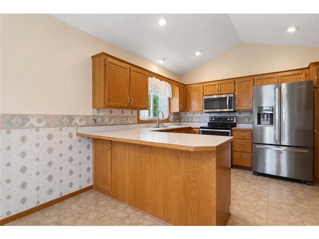 2301 Wight Bay Brooklyn Park MN 55443 7066176 image8