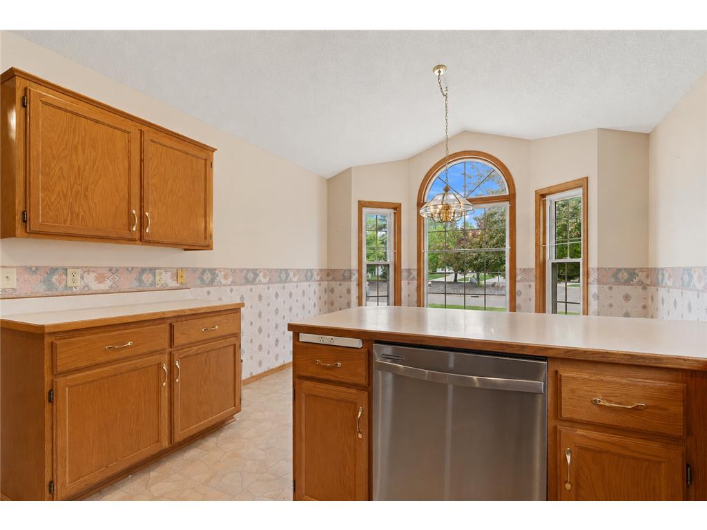 2301 Wight Bay Brooklyn Park MN 55443 7066176 image9