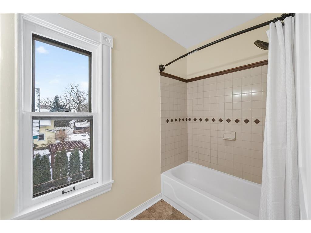 2302 Brewster Street Saint Paul MN 55108 7038525 image23