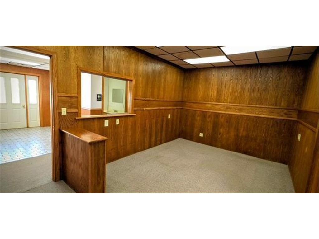 2304 S Broadway Street Alexandria MN 56308 7011757 image7
