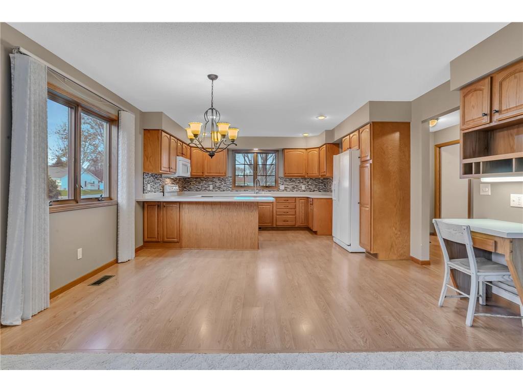 2304 SW 10 Street Willmar MN 56201 7069356 image16