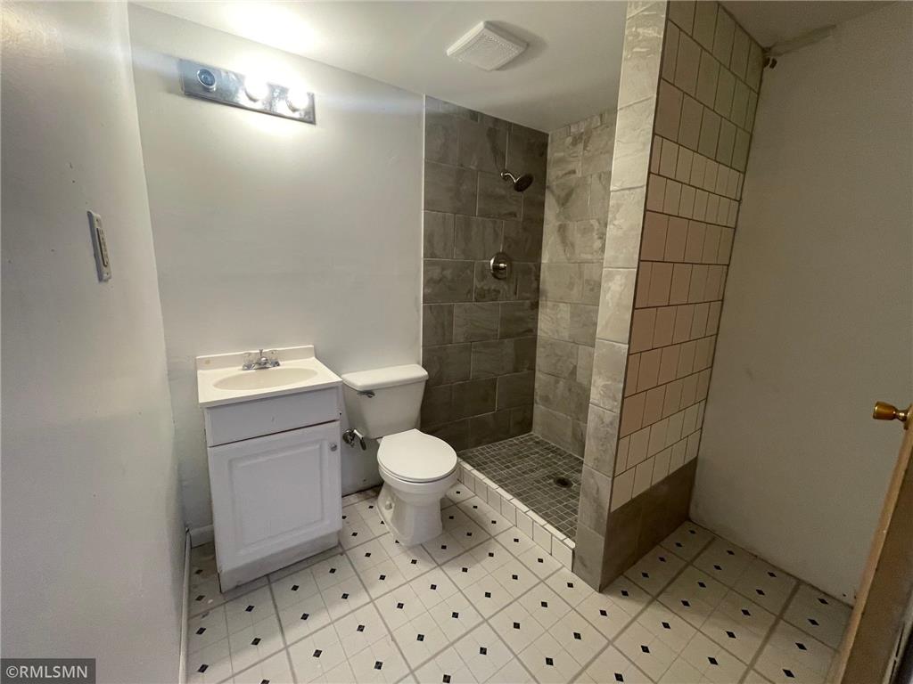2304 Sheridan Avenue N Minneapolis MN 55411 7082234 image22