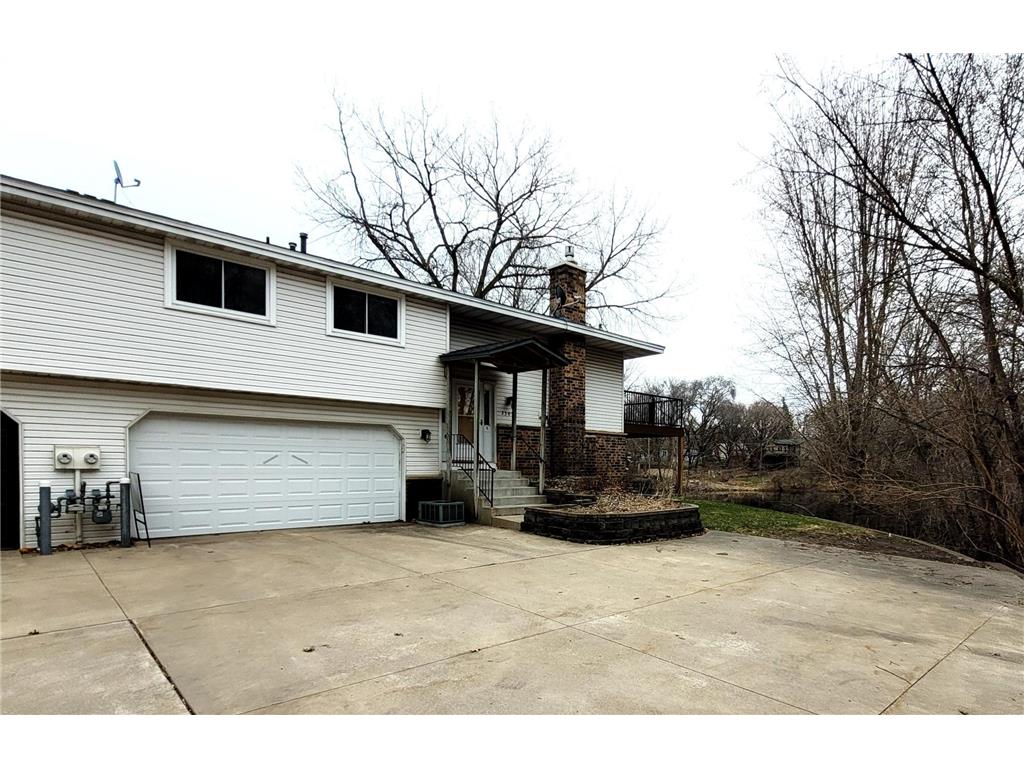 2305 E 122nd Street Burnsville MN 55337 7029796 image1