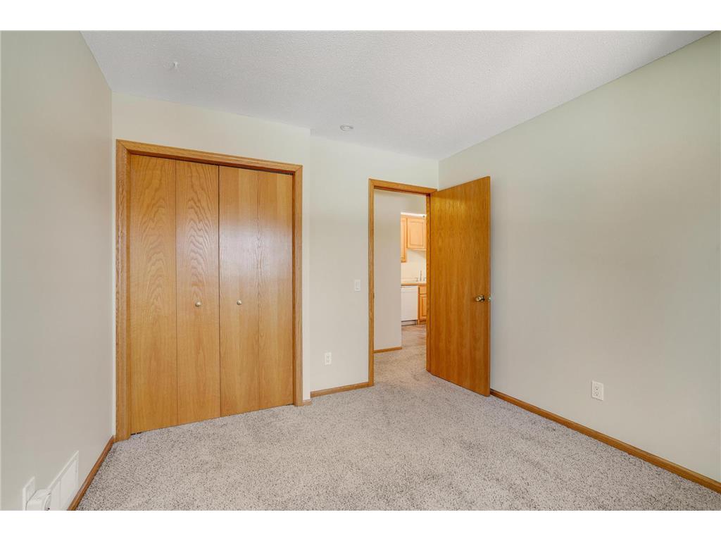 2305 E 122nd Street Burnsville MN 55337 7029796 image17