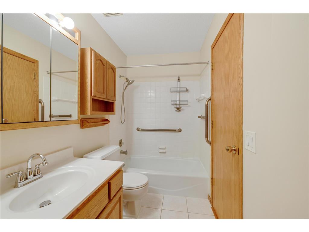 2305 E 122nd Street Burnsville MN 55337 7029796 image19