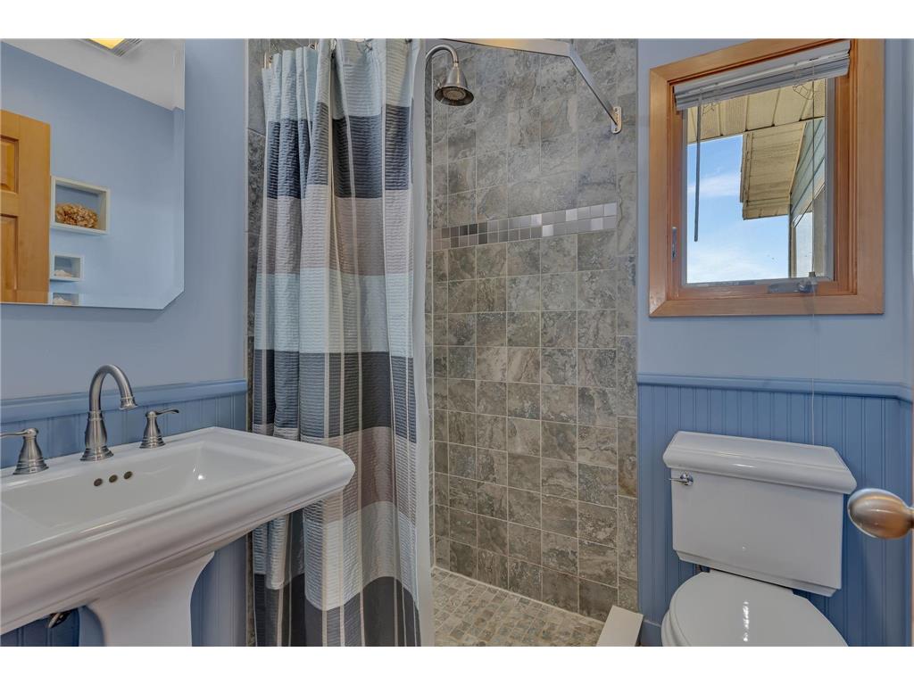 2305 NE COUNTRY CLUB DR Willmar MN 56201 - Willmar 7098122 image58