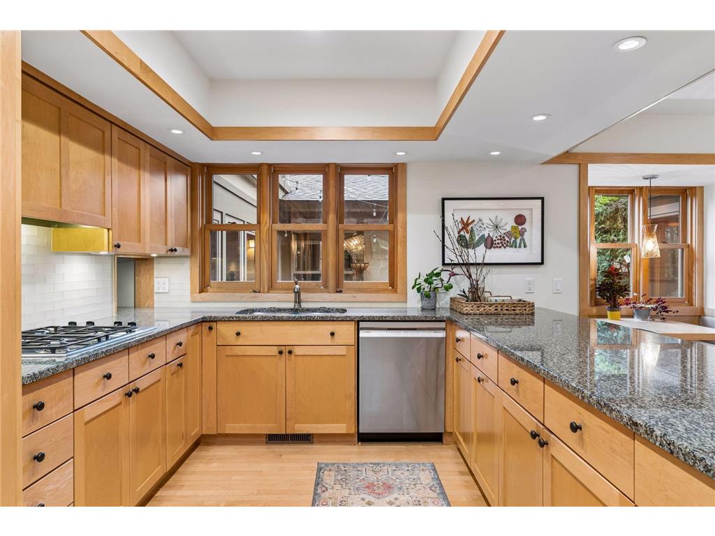 2305 Newton Avenue S Minneapolis MN 55405 7061918 image25