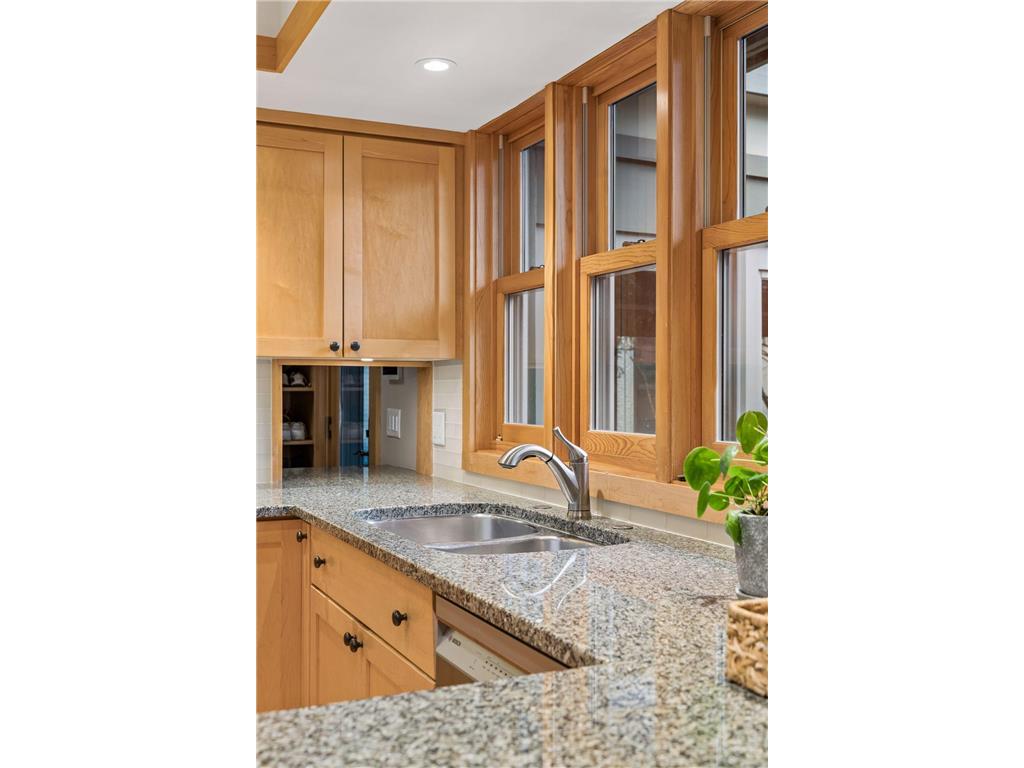 2305 Newton Avenue S Minneapolis MN 55405 7061918 image26
