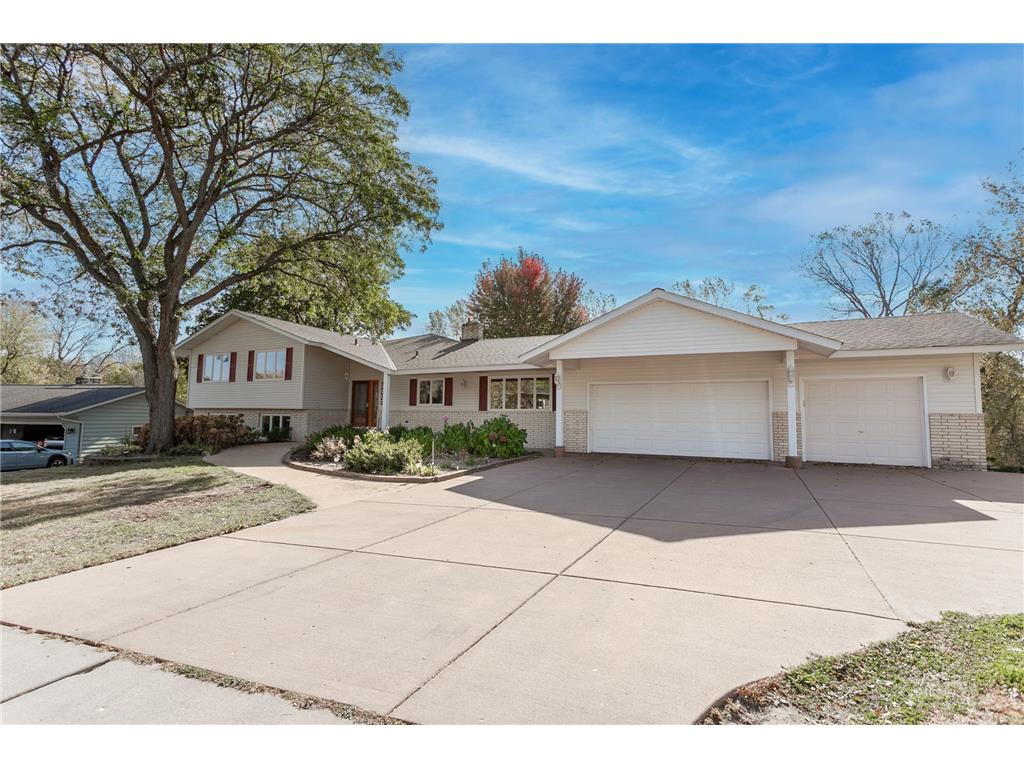 2305 Skyline Drive S Burnsville MN 55337 6619134 image1