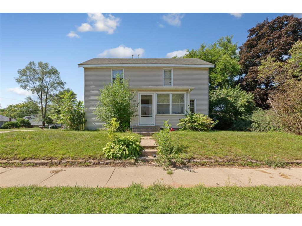 2306 4th Street Eau Claire WI 54703 7057064 image1