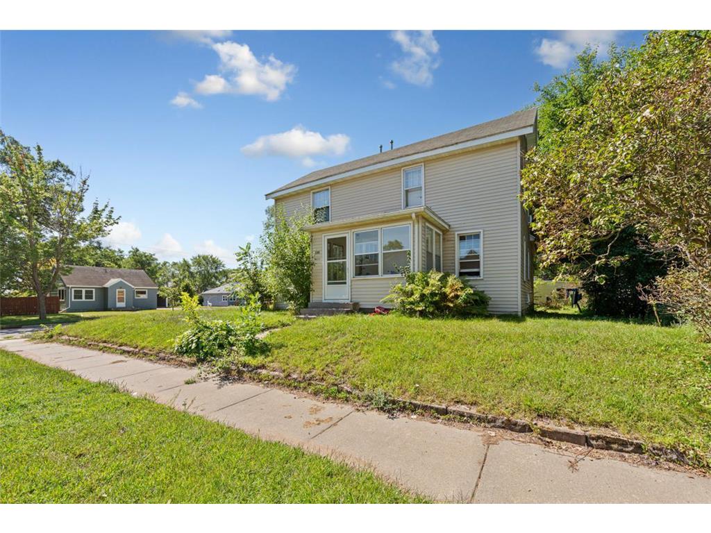 2306 4th Street Eau Claire WI 54703 7057064 image3