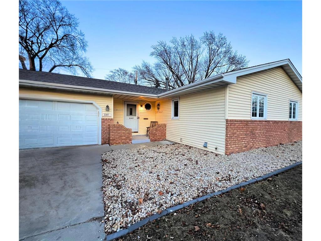 2307 40th Avenue NE Columbia Heights MN 55421 6641893 image1