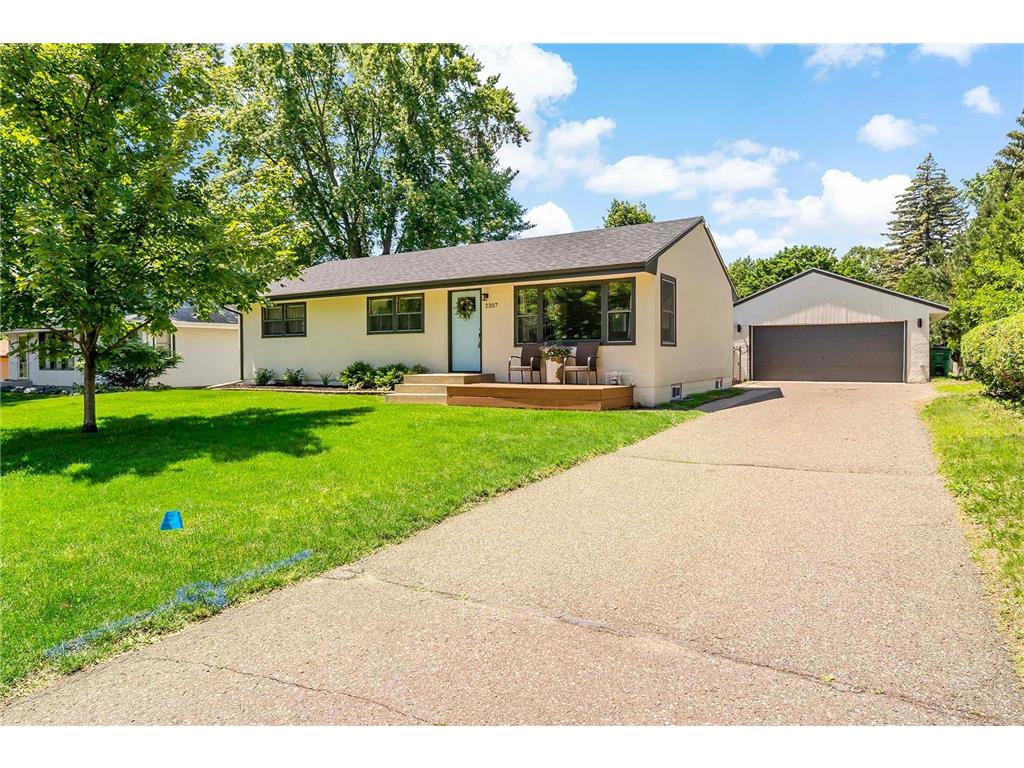 2307 Hand Avenue Roseville MN 55113 6552211 image1