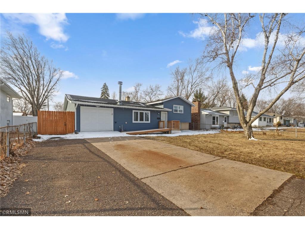 2308 16th Avenue E North Saint Paul MN 55109 7002646 image1