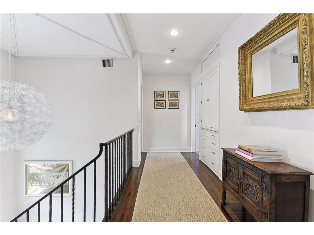 2308 W Lake Of The Isles Parkway Minneapolis MN 55405 - Lake of the Isles 6803462 image26