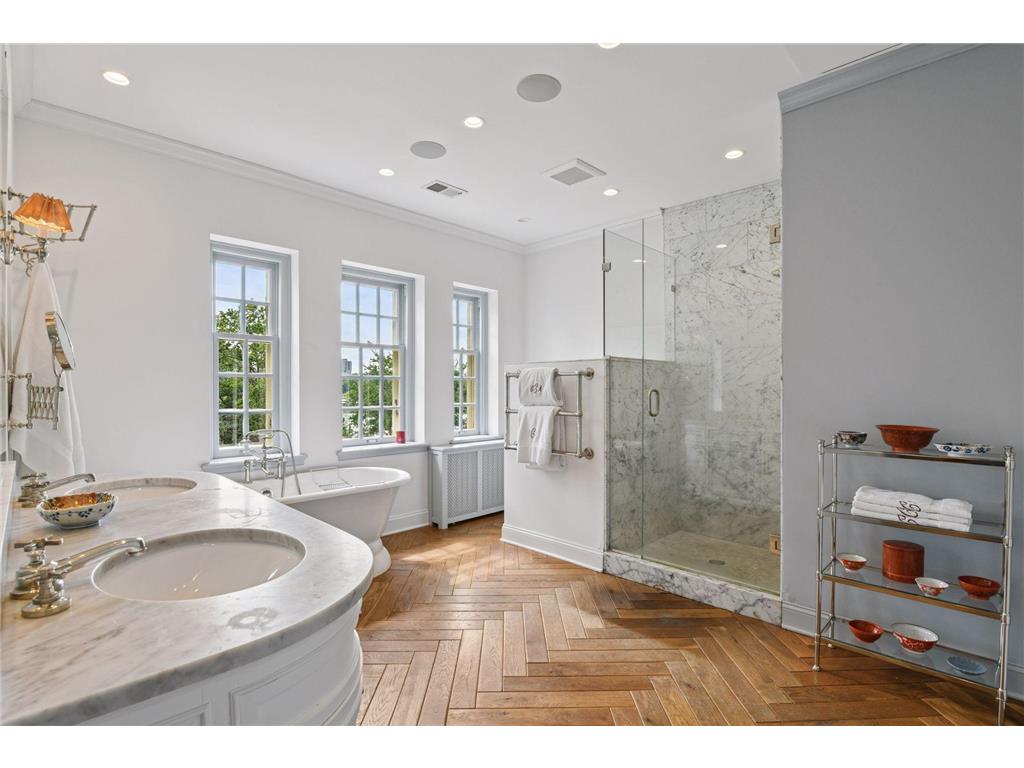 2308 W Lake Of The Isles Parkway Minneapolis MN 55405 - Lake of the Isles 6803462 image33