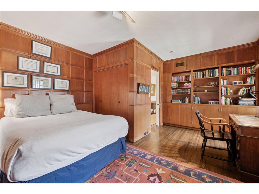 2308 W Lake Of The Isles Parkway Minneapolis MN 55405 - Lake of the Isles 6803462 image36