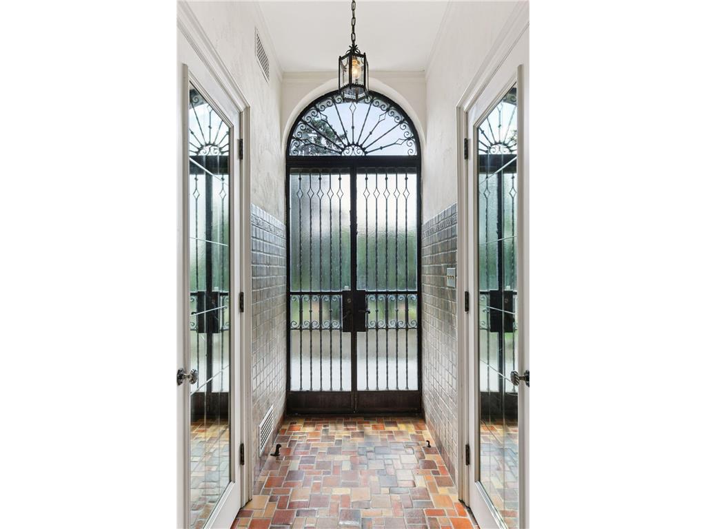 2308 W Lake Of The Isles Parkway Minneapolis MN 55405 - Lake of the Isles 6803462 image4