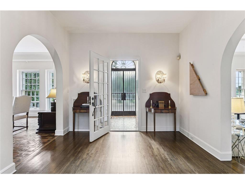 2308 W Lake Of The Isles Parkway Minneapolis MN 55405 - Lake of the Isles 6803462 image5