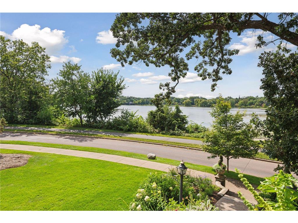 2308 W Lake Of The Isles Parkway Minneapolis MN 55405 - Lake of the Isles 7052417 image2