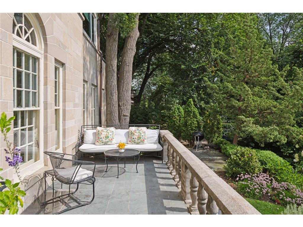 2308 W Lake Of The Isles Parkway Minneapolis MN 55405 - Lake of the Isles 7052417 image49