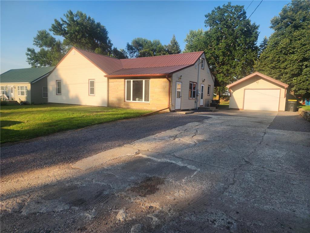 231 1st Street N Franklin MN 55333 7100741 image1