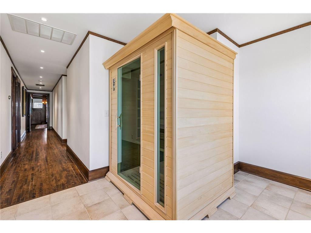 2310 Humboldt Avenue S Minneapolis MN 55405 7045209 image29