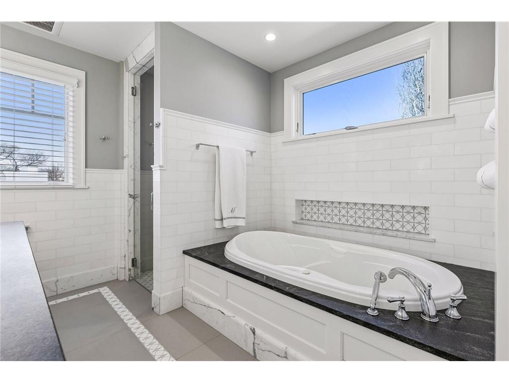 2310 Humboldt Avenue S Minneapolis MN 55405 7045209 image37