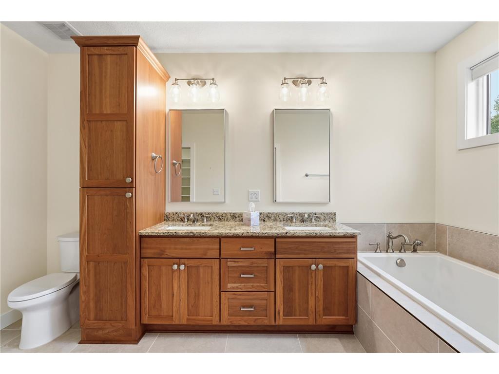 2310 Simply Living Lane Hudson WI 54016 6801215 image19