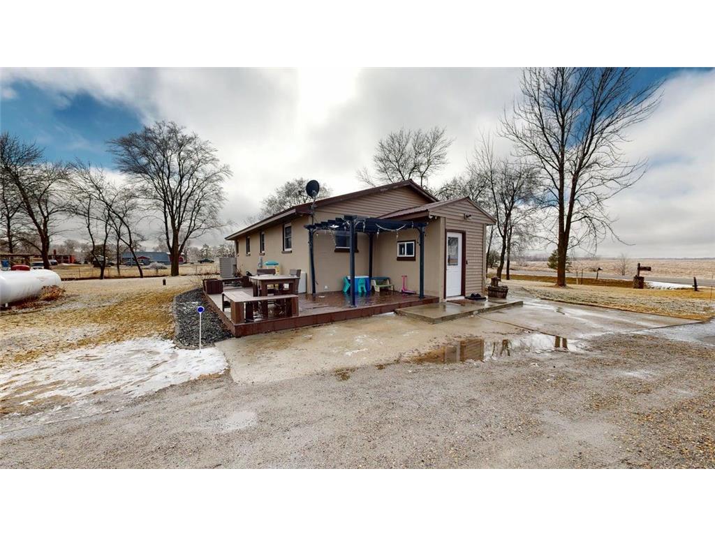 23109 145th Street NE New London MN 56273 7080253 image1