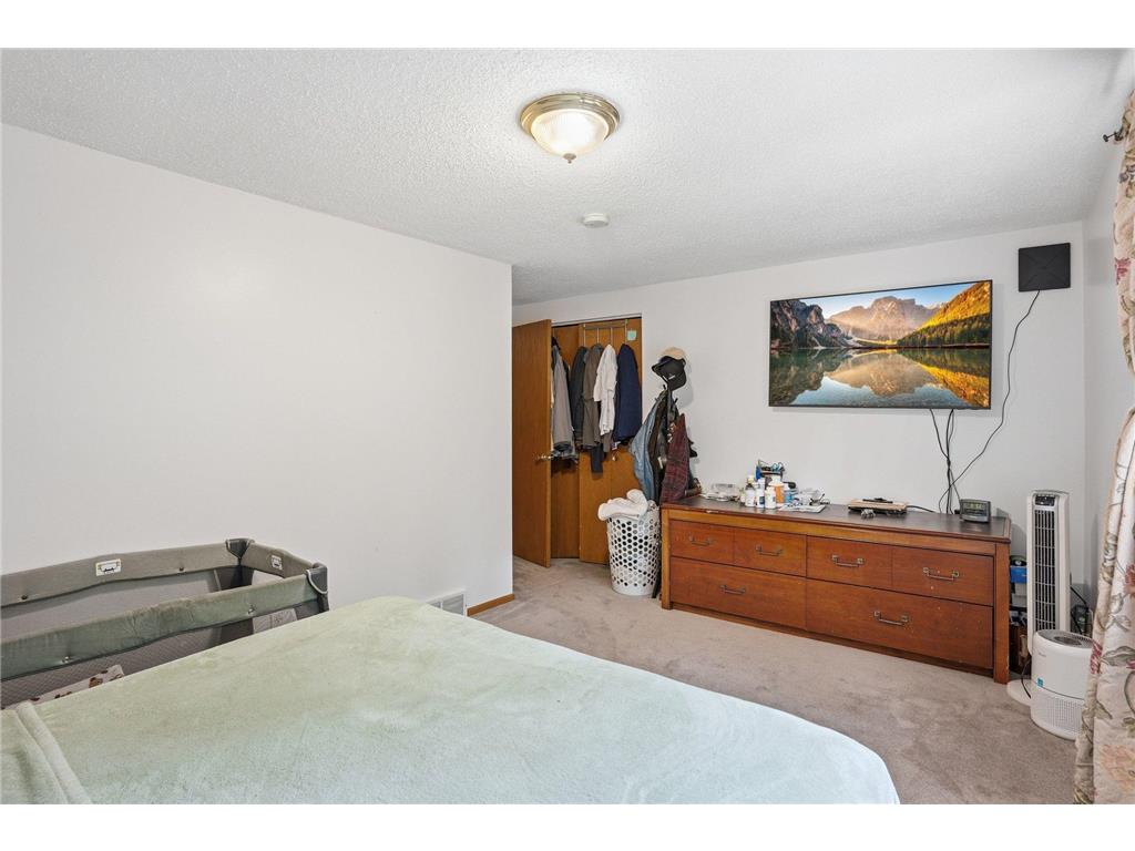 2311 53rd Avenue N Minneapolis MN 55430 7081769 image16