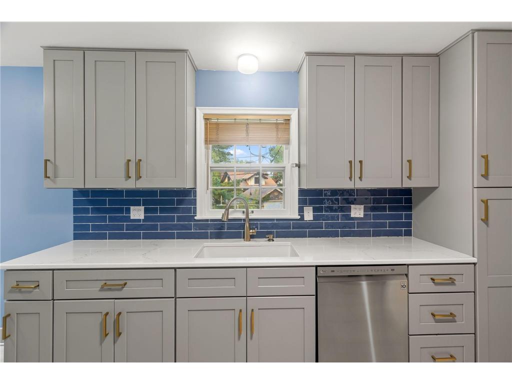 2312 Mount View Avenue Minneapolis MN 55405 7075069 image12