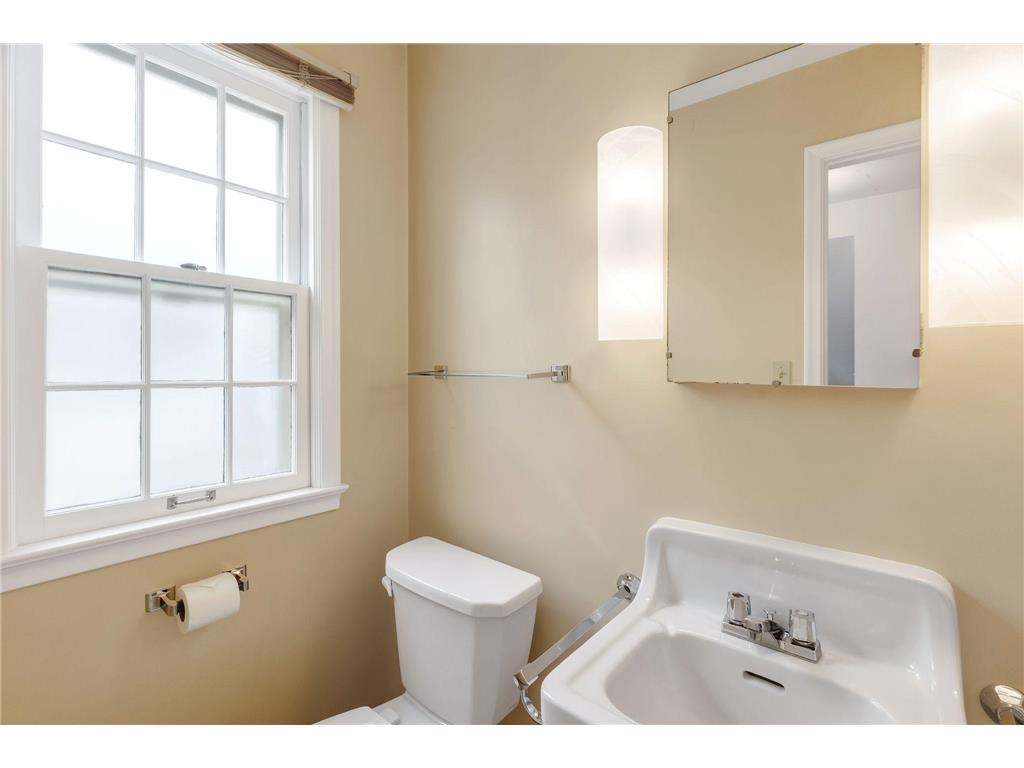 2312 Mount View Avenue Minneapolis MN 55405 7075069 image16