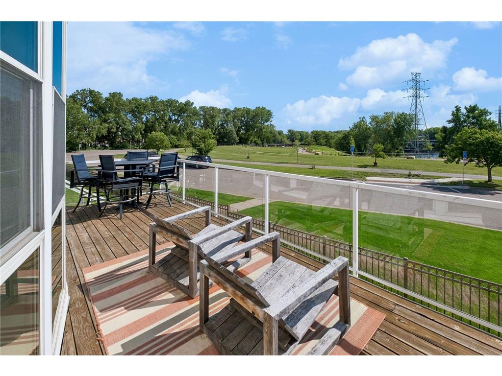 2313 River Pointe Circle Minneapolis MN 55411 - Mississippi 7099249 image3