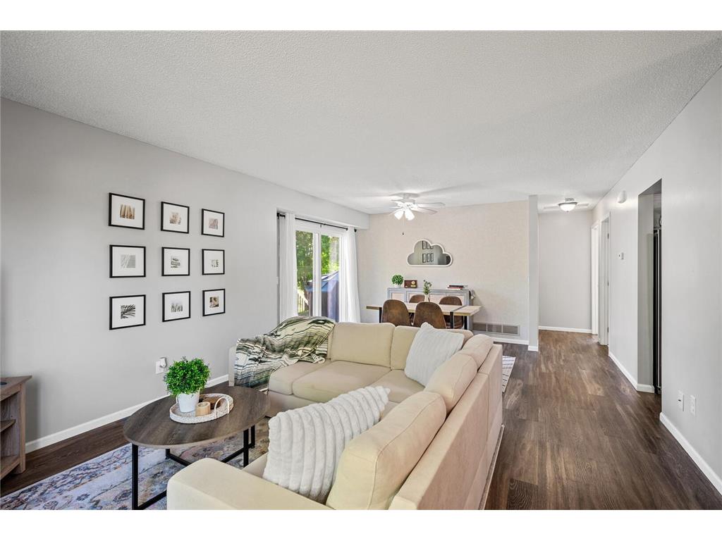 2313 Schoolmaster Drive Chaska MN 55318 6583069 image1