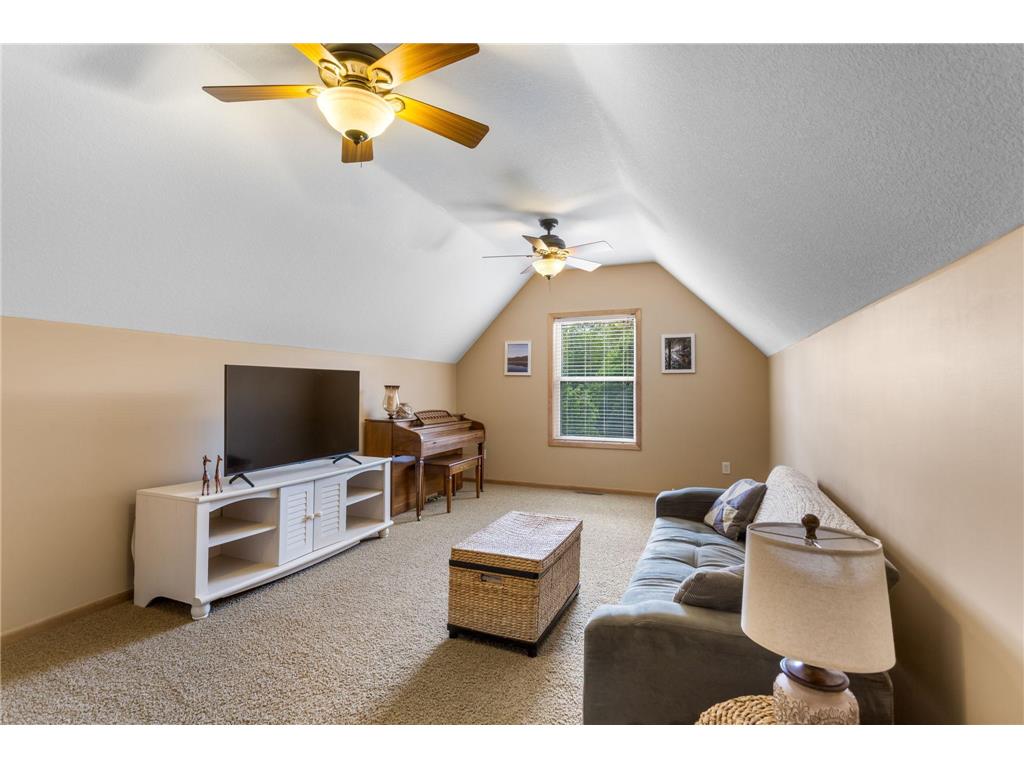 2314 Fieldstone Curve Woodbury MN 55129 7079803 image37