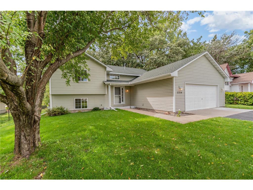 2314 Granada Avenue N Oakdale MN 55128 6415110 image1
