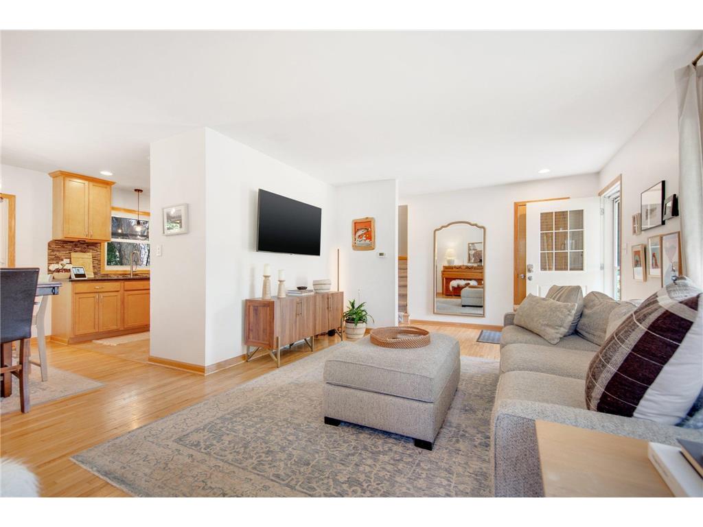 2315 Cedar Avenue White Bear Lake MN 55110 6600661 image1